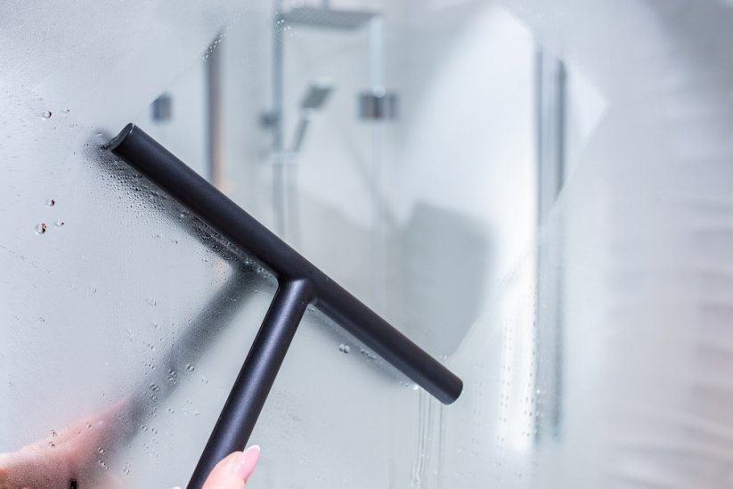 Stěrka na skleněné sprchové kouty - plast, černá barva